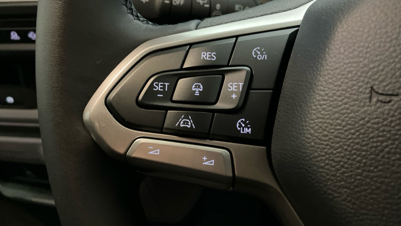 Volkswagen Transporter T32 Lwb Electric 160kW 65kWh Commerce Pro Kombi Van Auto